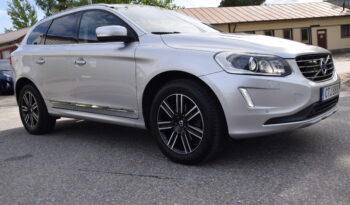 Volvo XC60 D4 AWD Summum Panorama B-Kamera Navi Euro 6 190hk Svensksåld-17 full