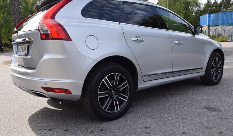 Volvo XC60 D4 AWD Summum Panorama B-Kamera Navi Euro 6 190hk Svensksåld-17 full