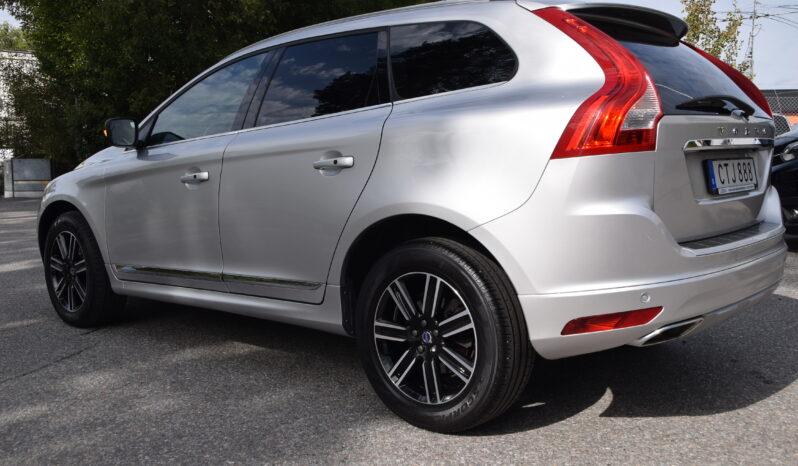 Volvo XC60 D4 AWD Summum Panorama B-Kamera Navi Euro 6 190hk Svensksåld-17 full