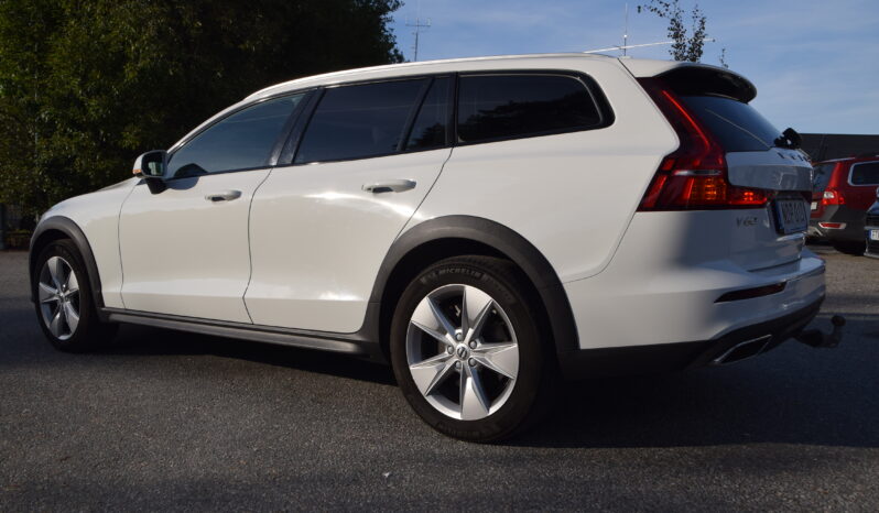 Volvo V60 Cross Country D4 AWD Geartronic Momentum Euro 6 190HK Svensksåld-20 full