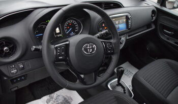 Toyota Yaris 1,5 Hybrid e-CVT Euro 6 B-Kamera Navi Svensksåld-18 full