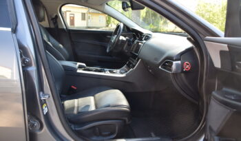 Jaguar XE 20d Euro 6 Skinn B_kamera Navi Auto Svensksåld-16 full
