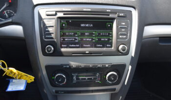 Skoda Octavia Kombi 1.6 TDI Elegance Euro 5 Auto Svensksåld-13 full