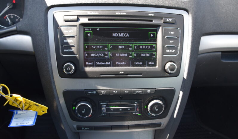 Skoda Octavia Kombi 1.6 TDI Elegance Euro 5 Auto Svensksåld-13 full
