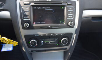 Skoda Octavia Kombi 1.6 TDI Elegance Euro 5 Auto Svensksåld-13 full