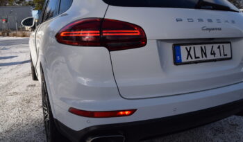 Porsche Cayenne 300HK TipTronic S Euro 6 Panorama Skinn-17 full