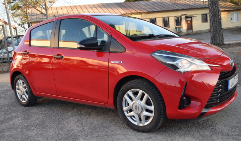 Toyota Yaris 1,5 Hybrid e-CVT Life Euro 6 P-Sensorer Svensksåld-17 full