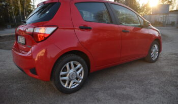 Toyota Yaris 1,5 Hybrid e-CVT Life Euro 6 P-Sensorer Svensksåld-17 full