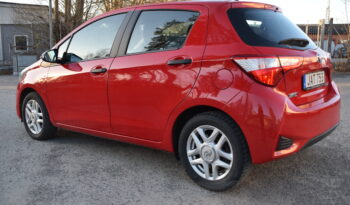 Toyota Yaris 1,5 Hybrid e-CVT Life Euro 6 P-Sensorer Svensksåld-17 full
