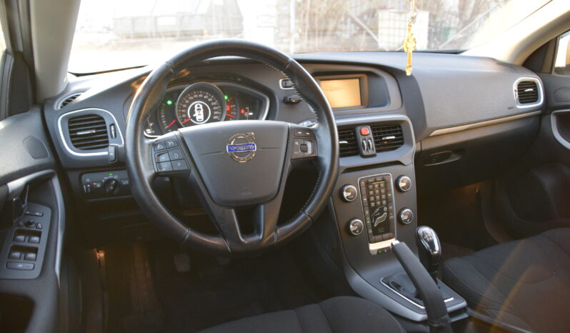 Volvo V40 D2 Kinetic Euro 6 D-Värmare Svensksåld-16 full