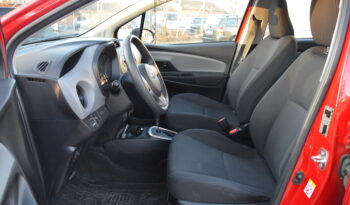 Toyota Yaris 1,5 Hybrid e-CVT Life Euro 6 P-Sensorer Svensksåld-17 full