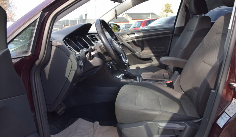 Volkswagen Golf 5-dörrar 1.6 TDI B-Kamera Euro 6 D-Värmare Svensksåld-17 full