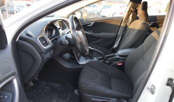 Volvo V40 D2 Kinetic Euro 6 D-Värmare Svensksåld-16 full