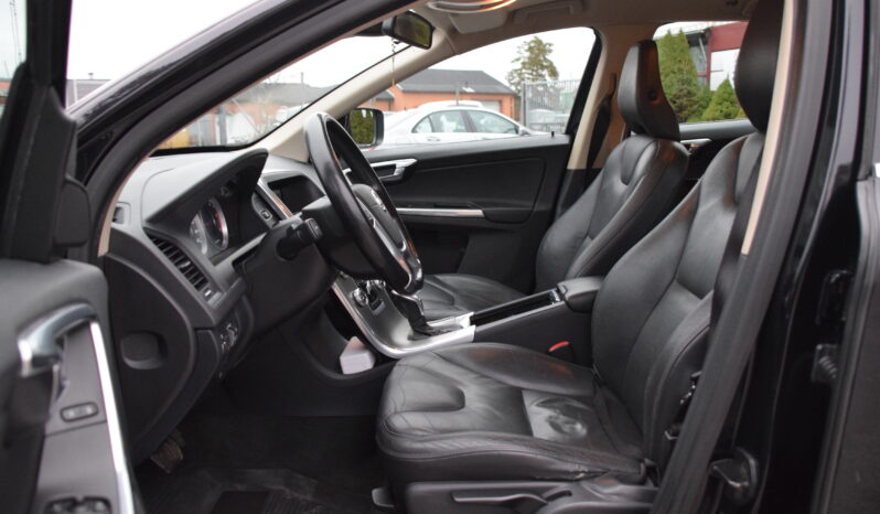 Volvo XC60 D4 Geartronic Momentum Euro 5 D-Värmare Skinn Svensksåld-13 full