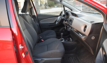 Toyota Yaris 1,5 Hybrid e-CVT Life Euro 6 P-Sensorer Svensksåld-17 full