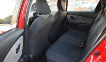 Toyota Yaris 1,5 Hybrid e-CVT Life Euro 6 P-Sensorer Svensksåld-17 full