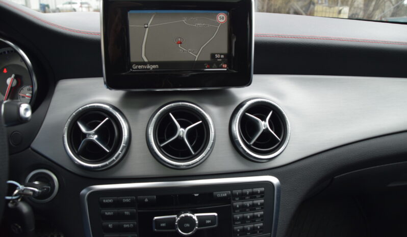 Mercedes-Benz CLA 200 Panorama AMG Sport Euro 6 B-Värmare Svensksåld-13 full