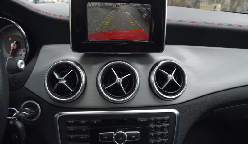 Mercedes-Benz CLA 200 Panorama AMG Sport Euro 6 B-Värmare Svensksåld-13 full