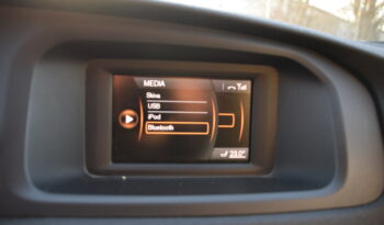 Volvo V40 D2 Kinetic Euro 6 D-Värmare Svensksåld-16 full