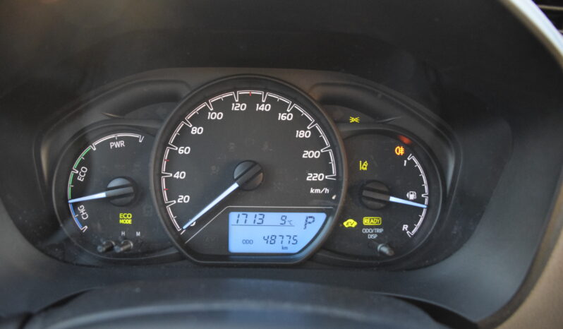 Toyota Yaris 1,5 Hybrid e-CVT Life Euro 6 P-Sensorer Svensksåld-17 full
