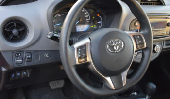 Toyota Yaris 1,5 Hybrid e-CVT Life Euro 6 P-Sensorer Svensksåld-17 full