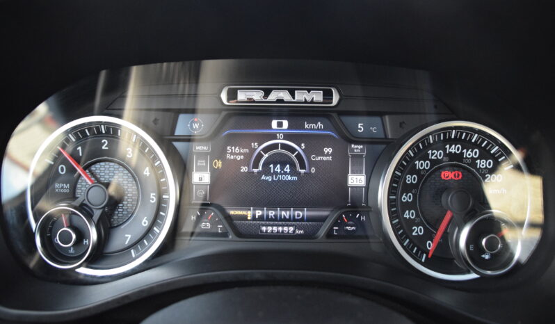 Dodge RAM 1500 LARAMIE 5.7 V8 HEMI  Sport Panorama Moms Bil Svensksåld-19 full