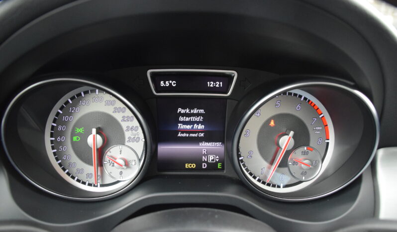 Mercedes-Benz CLA 200 Panorama AMG Sport Euro 6 B-Värmare Svensksåld-13 full