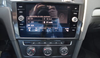 Volkswagen Golf 5-dörrar 1.6 TDI B-Kamera Euro 6 D-Värmare Svensksåld-17 full
