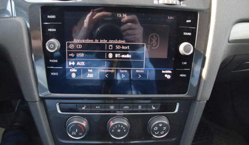 Volkswagen Golf 5-dörrar 1.6 TDI B-Kamera Euro 6 D-Värmare Svensksåld-17 full