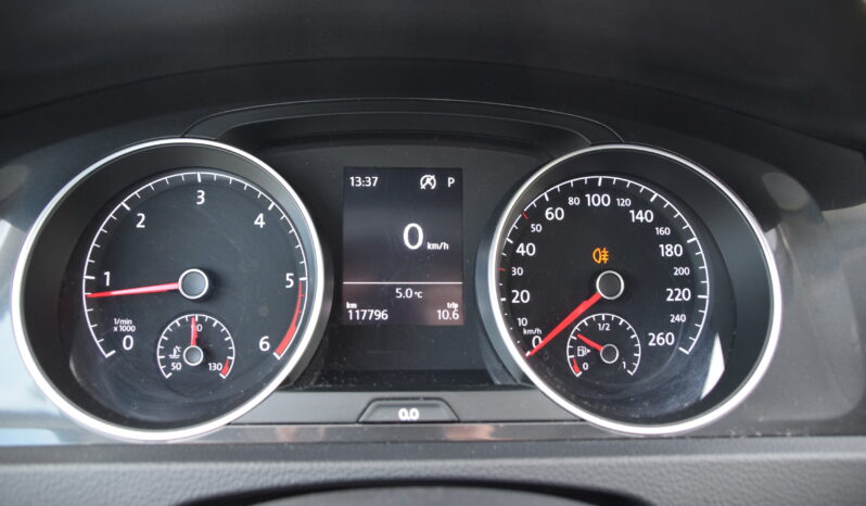 Volkswagen Golf 5-dörrar 1.6 TDI B-Kamera Euro 6 D-Värmare Svensksåld-17 full