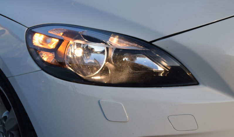 Volvo V40 D2 Kinetic Euro 6 D-Värmare Svensksåld-16 full