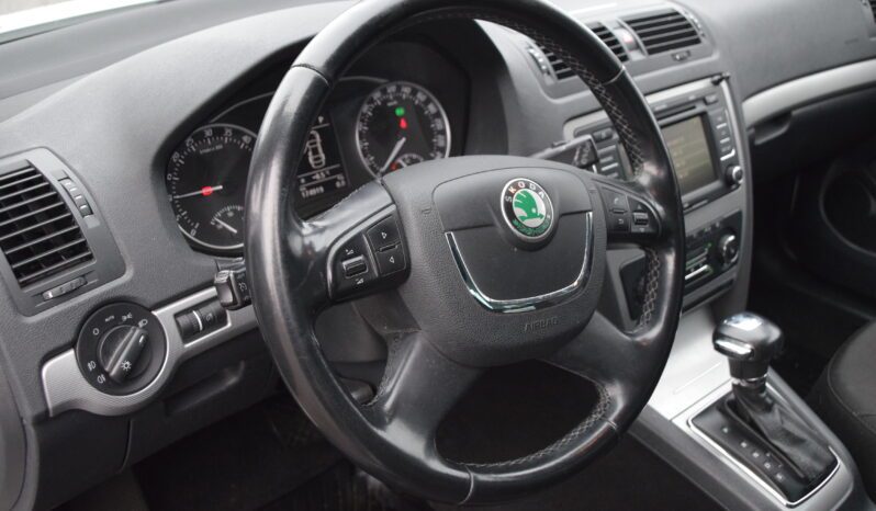 Skoda Octavia Kombi 1.6 TDI Elegance Euro 5 Auto Svensksåld-13 full