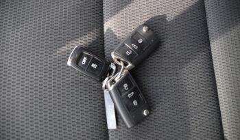 Volkswagen Golf 5-dörrar 1.6 TDI B-Kamera Euro 6 D-Värmare Svensksåld-17 full