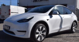Tesla Model Y Standard Range RWD Panorama Dragkrok Moms Bil Svensksåld-23