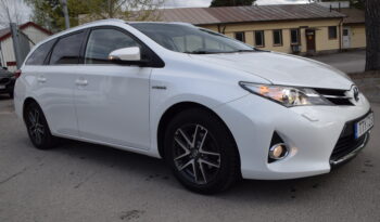 Toyota Auris 1,8 Touring Sports Hybrid e-CVT Edition Euro 5 Svensksåld-15 full