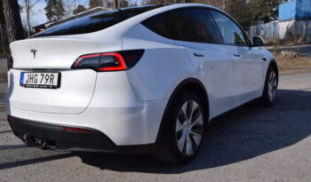Tesla Model Y Standard Range RWD Panorama Dragkrok Moms Bil Svensksåld-23 full