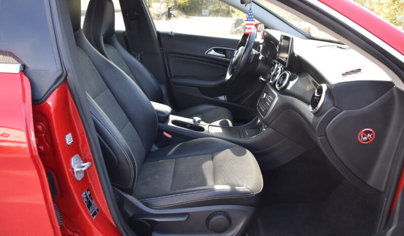 Mercedes-Benz CLA 180 7G-DCT Euro 6 B-Kamera Navi Auto Svensksåld-15 full