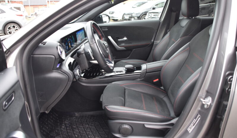 Mercedes-Benz A 180 Sedan 7G-DCT AMG Sport Euro 6 B-Värmare Svensksåld-22 full