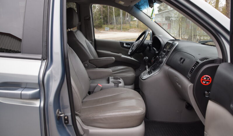 Kia Carnival 2.9 CRDi Euro 4 7-Sits Skinn Auto Svensksåld-08 full