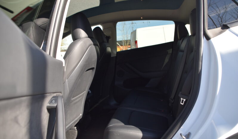 Tesla Model Y Standard Range RWD Panorama Dragkrok Moms Bil Svensksåld-23 full