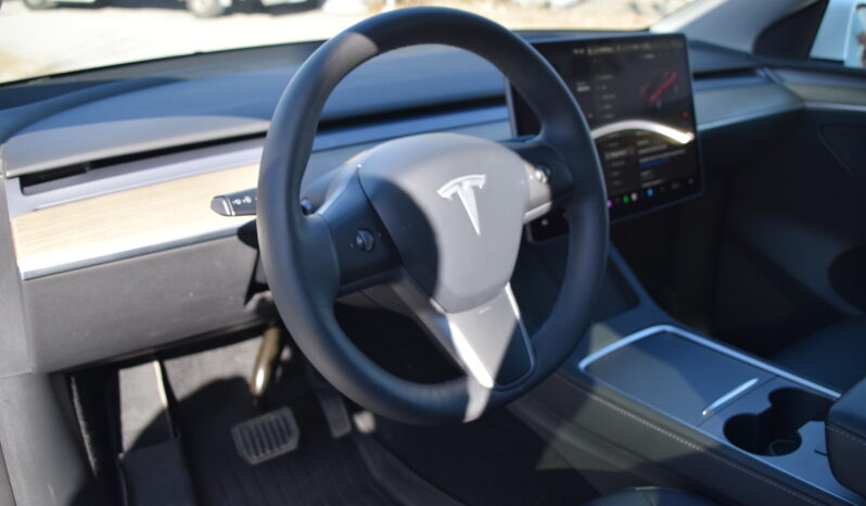 Tesla Model Y Standard Range RWD Panorama Dragkrok Moms Bil Svensksåld-23 full