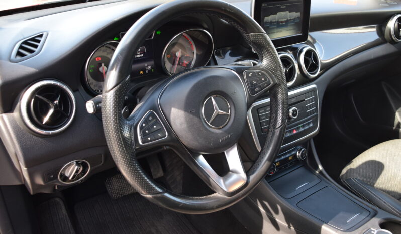 Mercedes-Benz CLA 180 7G-DCT Euro 6 B-Kamera Navi Auto Svensksåld-15 full