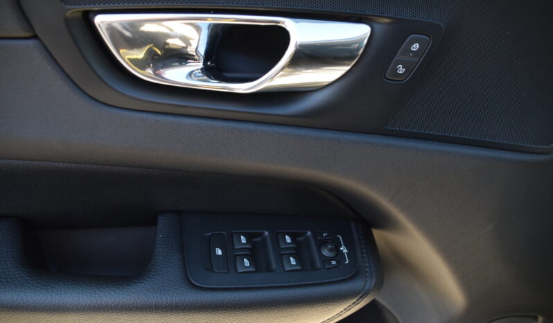 Volvo XC60 D4 AWD Geartronic Advanced Momentum Skinn Euro 6 Svensksåld-18 full