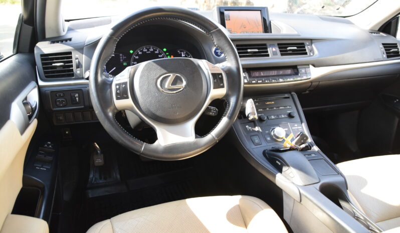 Lexus CT 200h 1.8 CVT Executive Euro 5 Skinn Navi Svensksåld-11 full
