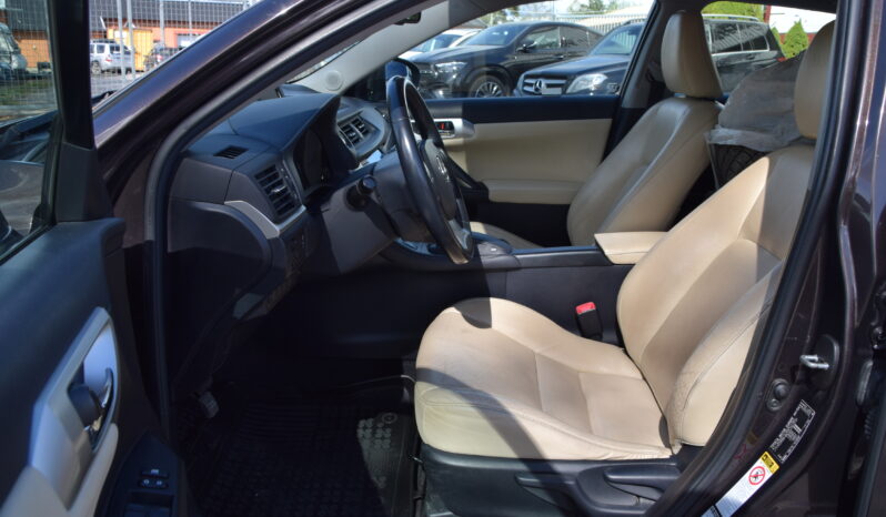 Lexus CT 200h 1.8 CVT Executive Euro 5 Skinn Navi Svensksåld-11 full
