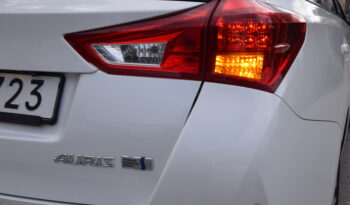 Toyota Auris 1,8 Touring Sports Hybrid e-CVT Edition Euro 5 Svensksåld-15 full