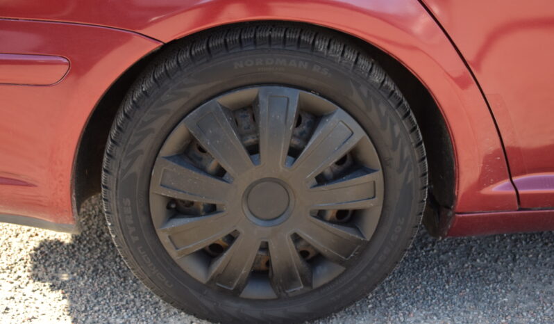 Toyota Avensis Kombi 2.0 D-4 VVT-i Auto Kamkedja Värmare Svensksåld-06 full