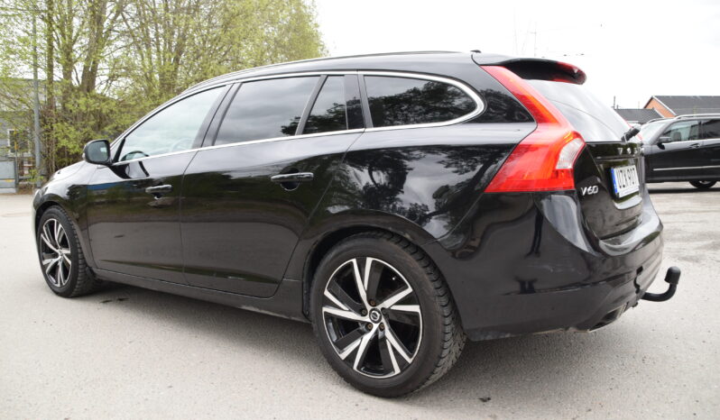 Volvo V60 D4 Geartronic Summum Euro 6 Taklucka Navi Svensksåld-16 full