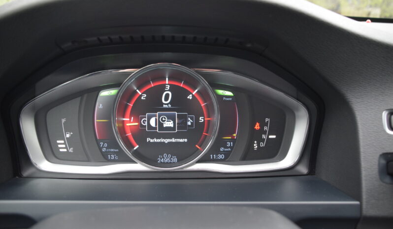 Volvo V60 D4 Geartronic Summum Euro 6 Taklucka Navi Svensksåld-16 full
