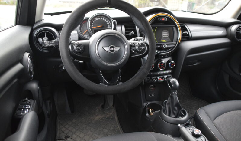 MINI Cooper 5-dörrars Pepper Euro 6 Auto Svensksåld-17 full